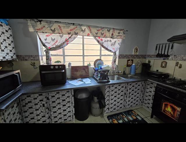 2 BEDROOM SECTIONAL TITLE FOR SALE IN SOUTH CREST